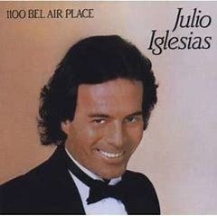 Julio Iglesias 1984 - 1100 Bel Air Place - Na compra de 15 álbuns musicais, 20 filmes ou desenhos, o Pen-Drive será grátis...Aproveite! - comprar online