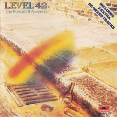 Level 42 1982 - The Pursuit Of Accidents - Na compra de 15 álbuns musicais, 20 filmes ou desenhos, o Pen-Drive será grátis...Aproveite!