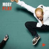 Moby 1999 - Play - Na compra de 15 álbuns musicais, 20 filmes ou desenhos, o Pen-Drive será grátis...Aproveite!