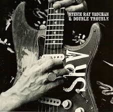 Stevie Ray Vaughan & Double Trouble 1986- The Real Deal- Greatest Hits - Na compra de 15 álbuns musicais, 20 filmes ou desenhos, o Pen-Drive será grátis...Aproveite!
