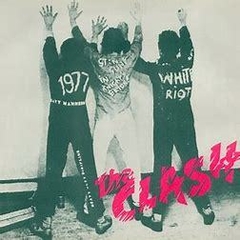 The Clash 1977 - Self Titled - Na compra de 15 álbuns musicais, 20 filmes ou desenhos, o Pen-Drive será grátis...Aproveite!