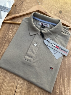 Camisa Gola Polo Tommy Hilfiger - Helewidis Clothing - Moda e estilo online