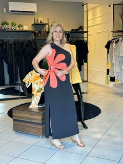 VESTIDO LONGO COM APLICAÇÃO FLOR - MODA FEMININA | MARLI MARANHA CONCEPT STORE - comprar online