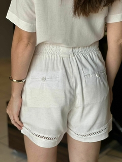 SHORT DE ALFAITARIA GRIPPER COM ELASTICO CINTURA- MODA FEMININA | MARLI MARANHA CONCEPT STORE - loja online