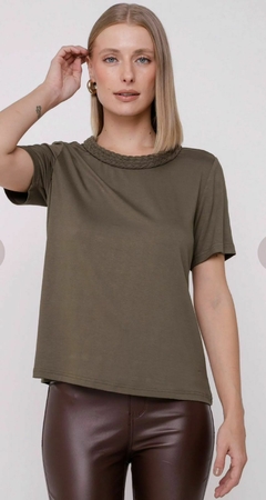 CAMISETA GOLA TRANÇADA FENDI -MODA FEMININA | MARLI MARANHA CONCEPT STORE - comprar online