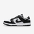 Tenis Nike Dunk Low Panda na cor preto e branco, com detalhes em couro e sola preta.