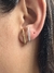 Ear hook torcido