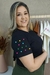 T-shirt Plus Size preta estampa Corações nas mangas