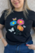 T-SHIRT PRETA ESTAMPA FLORES COM BORBOLETAS - comprar online