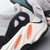 Yeezy Boost 700 "Wave Runner" na internet