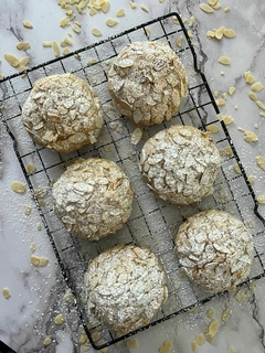 Galletas rellenas de crema pastelera de almendra