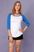 camiseta raglan feminina manga 3/4 cor branco + azul