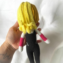 Amigurumi da Gwen, feito à mão é a peça perfeita para fãs e colecionadores exigentes.