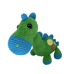 Procurando um presente único para um amante de dinossauros? Nosso amigurumi é a escolha perfeita! Surpreenda alguém especial com um boneco feito à mão e cheio de detalhes encantadores. Ideal para aniversários, celebrações e datas especiais.