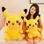 peluche de Pikachu en internet