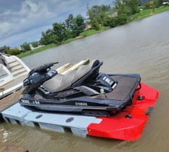 Cama flotante para moto de agua