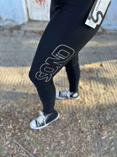 Calza larga lycra de seda negro con estampa - comprar online