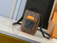 Imagem do Bolsa Louis Vuitton porta celular