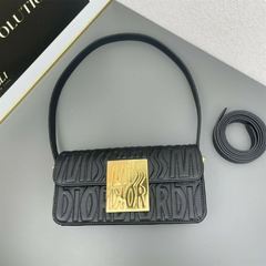 Bolsa Christian Dior ( miss dior) na internet