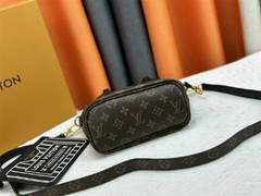 Bolsa Louis Vuitton dupla face menor na internet