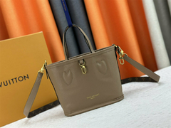 Bolsa Louis Vuitton dupla face menor - Elegância e Você