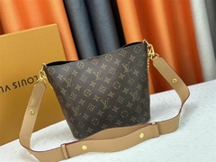 Bolsa Louis Vuitton na internet