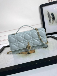 Bolsa Christian Dior em couro metálasse - comprar online