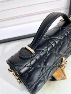 Bolsa Christian Dior em couro metálasse - comprar online