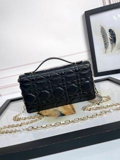 Bolsa Christian Dior em couro metálasse - Elegância e Você