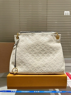 Bolsa Louis Vuitton Clássica