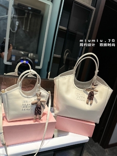 Bolsa Miu Miu tamanho Grande - Elegância e Você