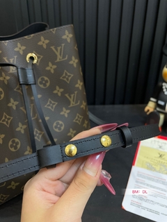 Bolsa Louis Vuitton na internet