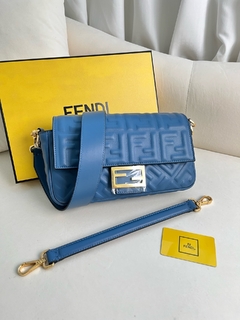 Bolsa Fendi na internet