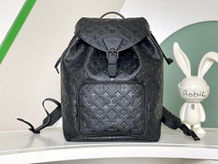 Mochila Louis Vuitton em couro preto