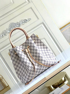 Bolsa Louis Vuitton modelo Saco