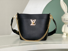 Bolsa Louis Vuitton Marcações dourada