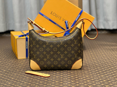 Bolsa Louis Vuitton alça em couro monogram