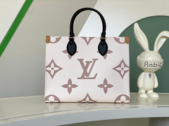 Bolsa Louis Vuitton Quadrada menor alça em couro Maior