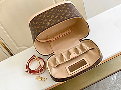 Necessaire Louis Vuitton monogram tradicional - Elegância e Você