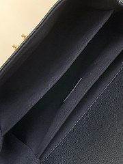 Imagem do Bolsa Louis Vuitton Metis Monogram evidencia em Preto