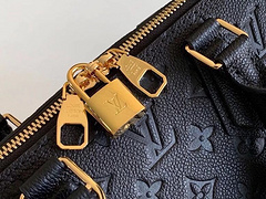 Bolsa Louis Vuitton Monogram alto relevo alça de mão na internet