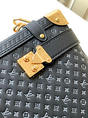 Imagem do Bolsa Louis Vuitton Baú Preta Retrô