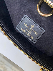 Bolsa Louis Vuitton Estruturada Grande - comprar online