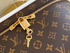 Necessaire Louis Vuitton monogram tradicional - loja online