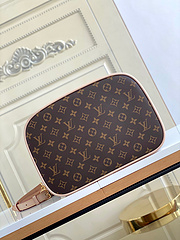 Imagem do Necessaire Louis Vuitton monogram tradicional