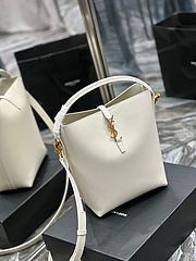 Bolsa YSL Saint Laurent LE FINA na internet