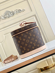 Necessaire Louis Vuitton monogram tradicional