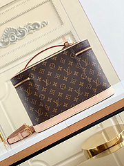 Necessaire Louis Vuitton monogram tradicional - comprar online