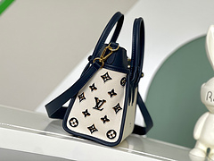 Bolsa Louis Vuitton Preta com Branco detalhes na Lateral - comprar online