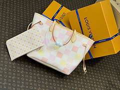 Bolsa Louis Vuitton Neverfull quadriculada - comprar online